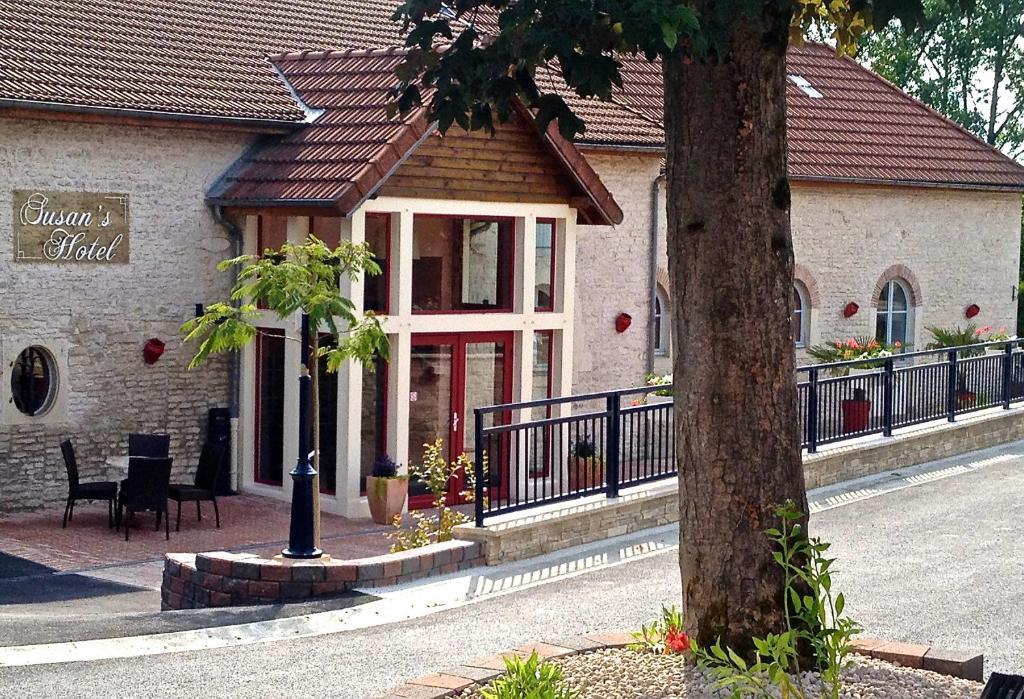 Logis Hostellerie La Chaumiere Arsonval Eksteriør billede